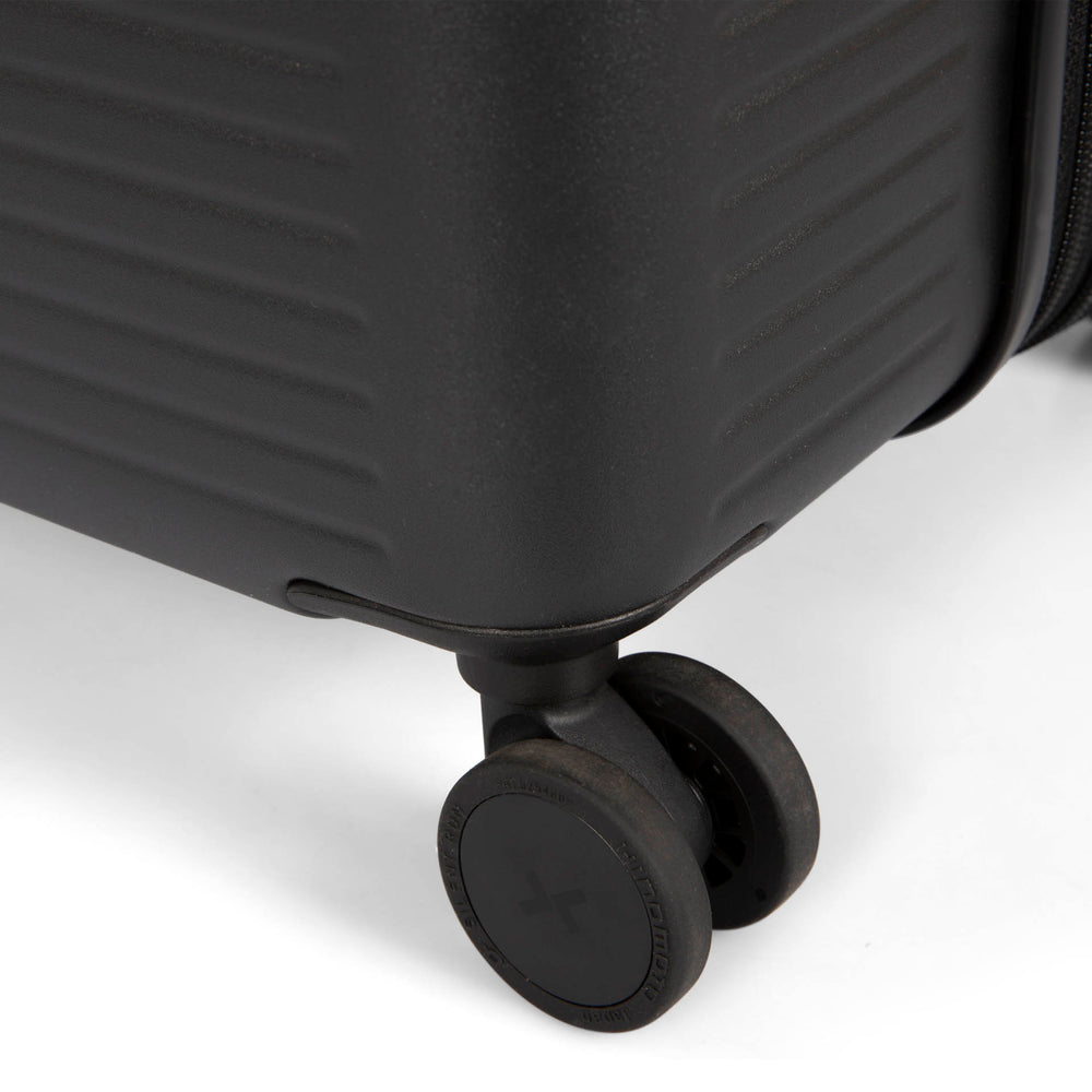 Westmount Hardside 30" Luggage - Bentley