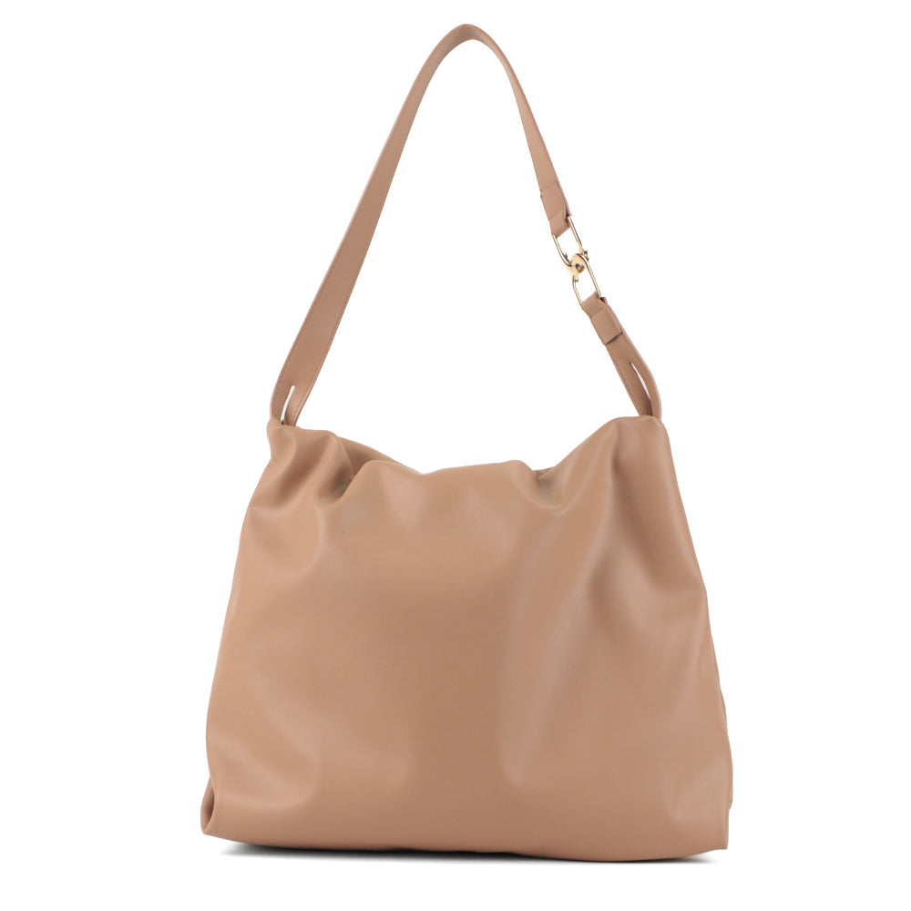 Riona Donna Hobo