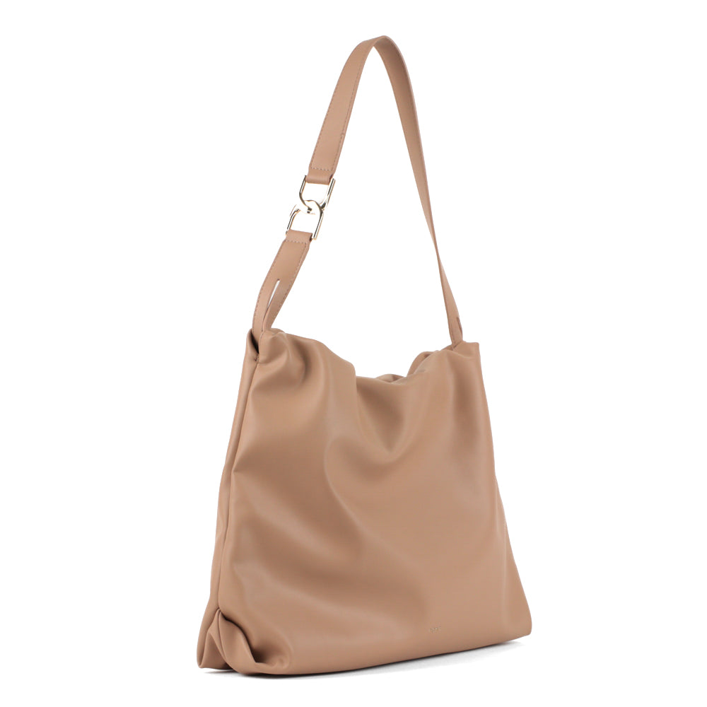 Riona Donna Hobo